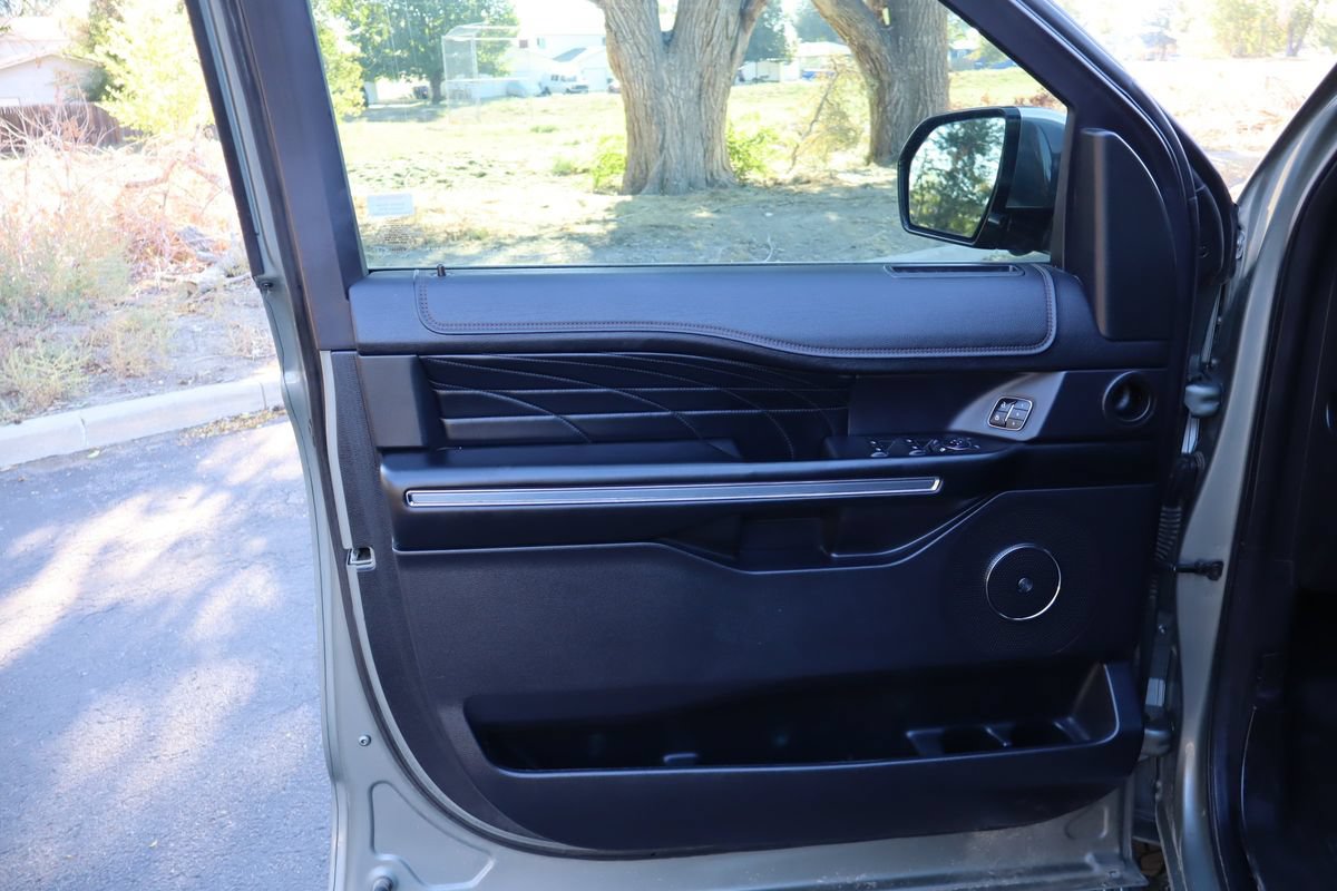 Used 2019 Ford Expedition Max Platinum AWD/4WD image 25