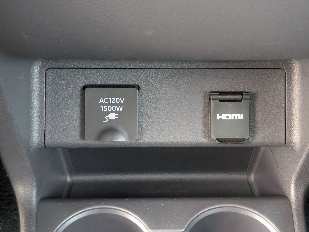 Certified 2022 Toyota Sienna XLE w/ XLE Plus Package FWD image 33