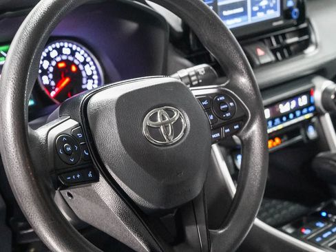 Certified 2021 Toyota RAV4 XLE FWD image 21