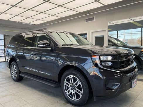 New 2025 Ford Expedition Active image 1