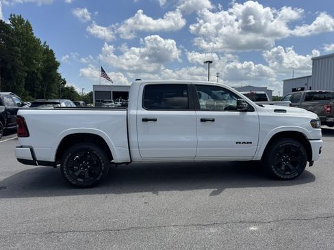 Used 2025 RAM 1500 Big Horn AWD/4WD image 4