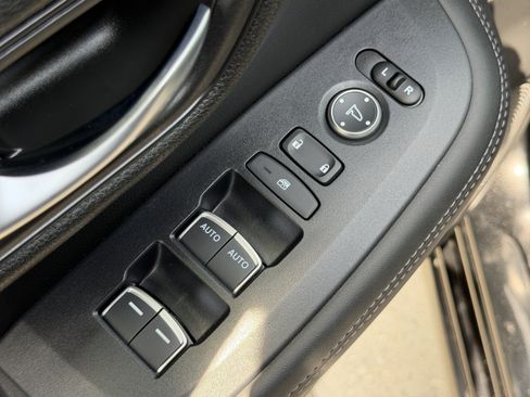 Used 2025 Honda HR-V EX-L image 18