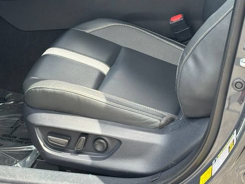 Used 2025 Toyota Camry Hybrid FWD image 11