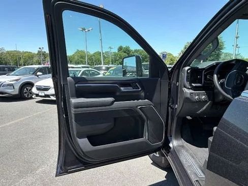 New 2026 GMC Sierra 2500 SLT w/ LPO, Black Badging Package AWD/4WD image 12