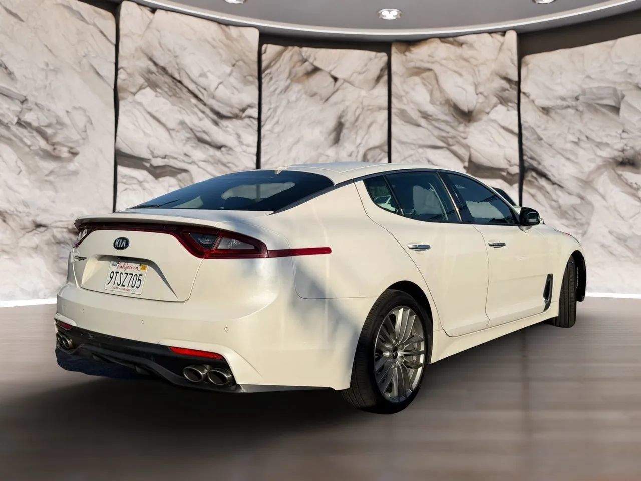 Used 2018 Kia Stinger RWD image 6