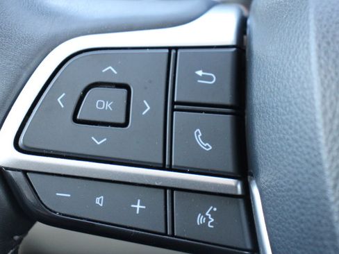 Certified 2022 Toyota Highlander XLE image 27