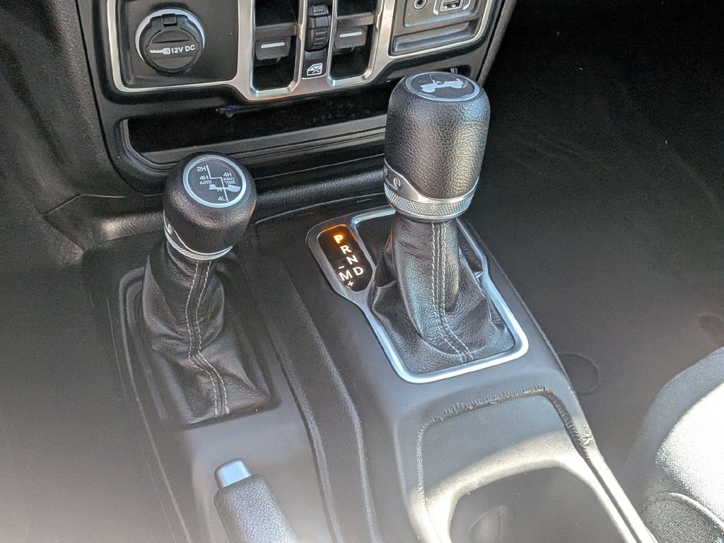 Used 2024 Jeep Wrangler Unlimited AWD/4WD image 27