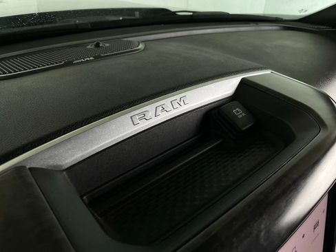 Used 2024 RAM 3500 Big Horn AWD/4WD image 40
