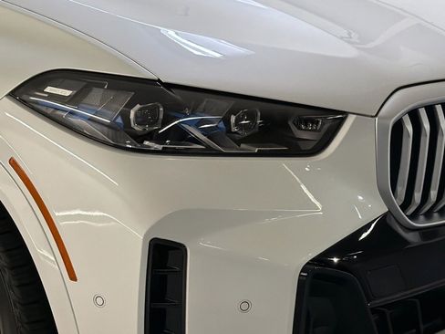 New 2026 BMW X5 xDrive50e w/ M Sport Package image 10