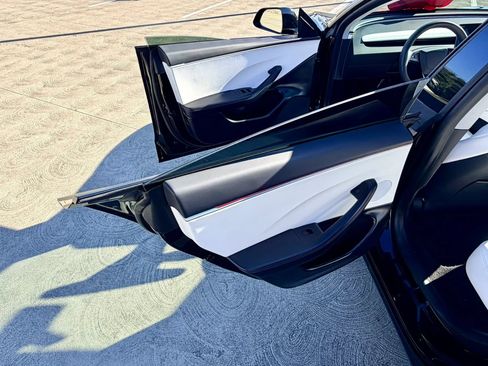 Used 2024 Tesla Model 3 Standard Range RWD image 45