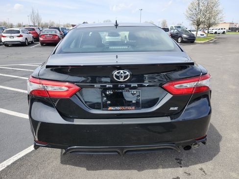 Used 2019 Toyota Camry SE image 16