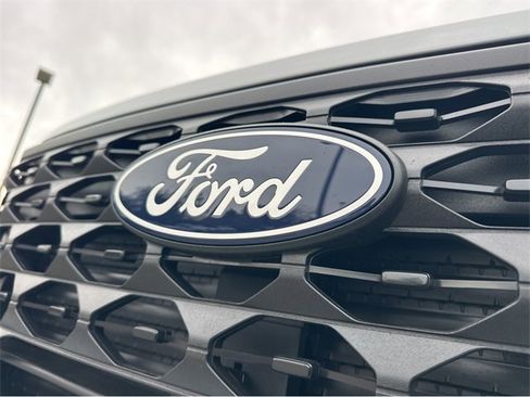 New 2026 Ford Maverick XL image 18