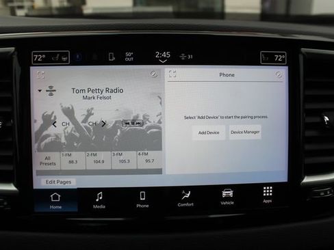 Used 2024 Chrysler Pacifica Touring-L image 19