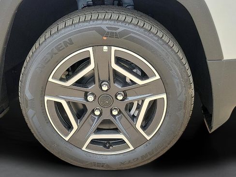 New 2026 Jeep Cherokee Laredo AWD/4WD image 7