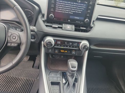 Certified 2021 Toyota RAV4 Limited image 21