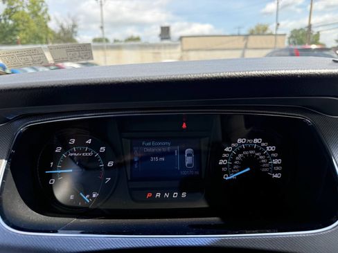 Used 2014 Ford Taurus SE FWD image 17