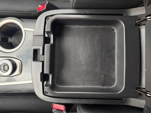 Used 2019 Nissan Pathfinder SV image 33