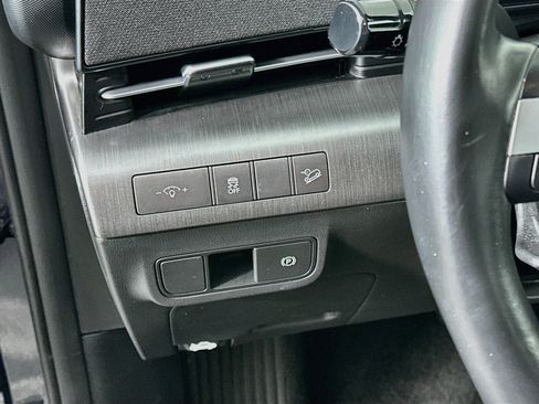 Used 2025 Hyundai Kona SEL FWD image 17