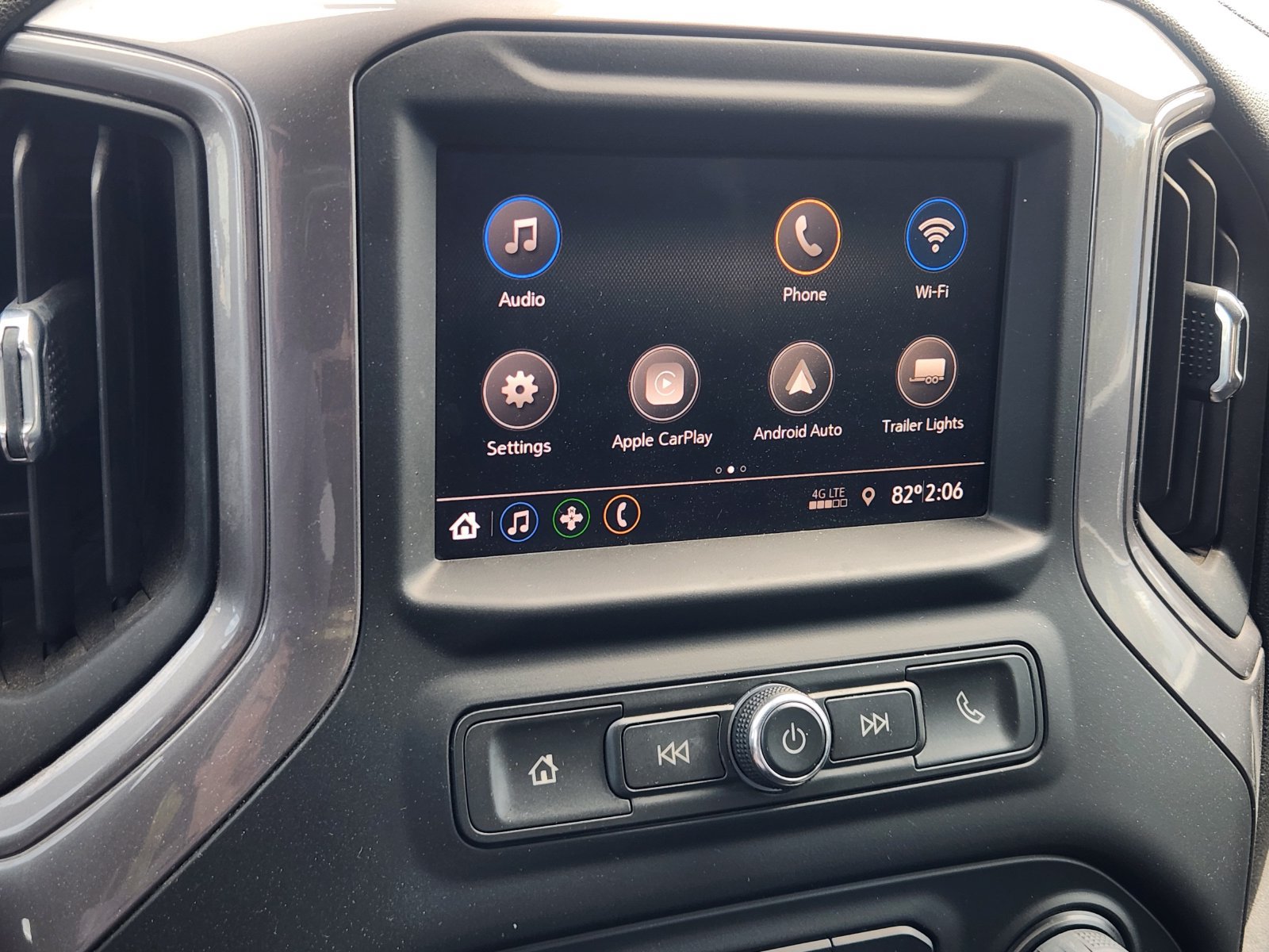 Used 2022 Chevrolet Silverado 2500 Custom w/ Custom Value Package AWD/4WD image 19