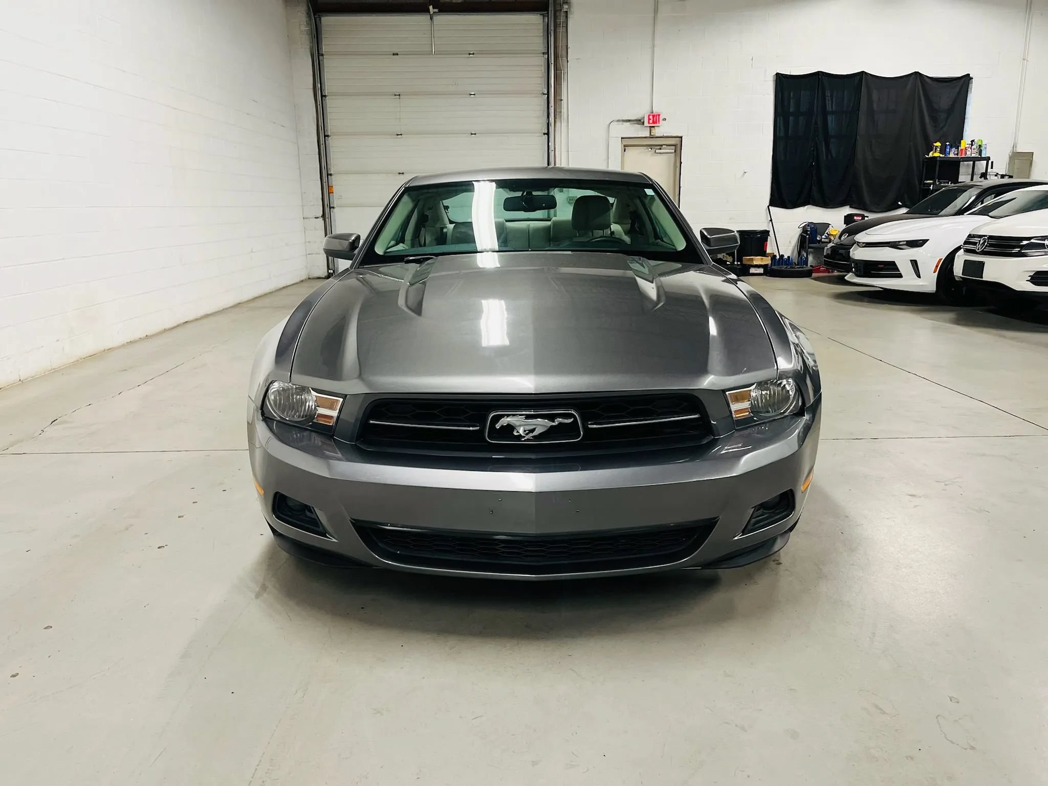 Used 2010 Ford Mustang Coupe RWD image 3