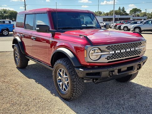 New 2025 Ford Bronco Badlands image 5