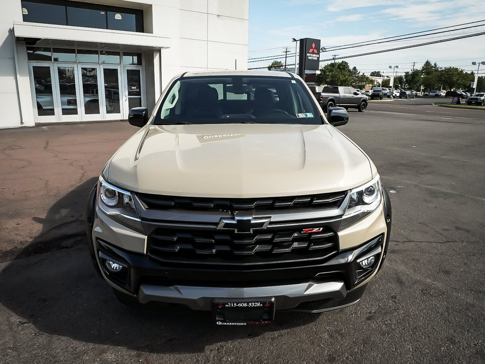 Used 2022 Chevrolet Colorado Z71 AWD/4WD image 2
