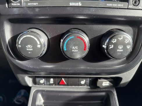 Used 2016 Jeep Patriot High Altitude image 37