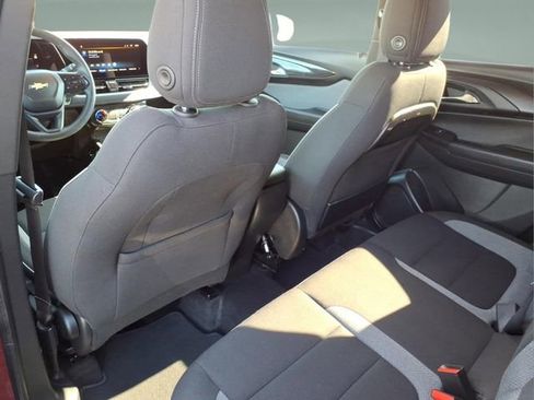 Used 2024 Chevrolet TrailBlazer LT AWD/4WD image 12