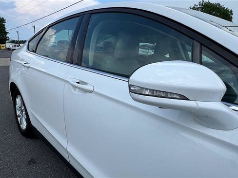 Used 2015 Ford Fusion S FWD image 21