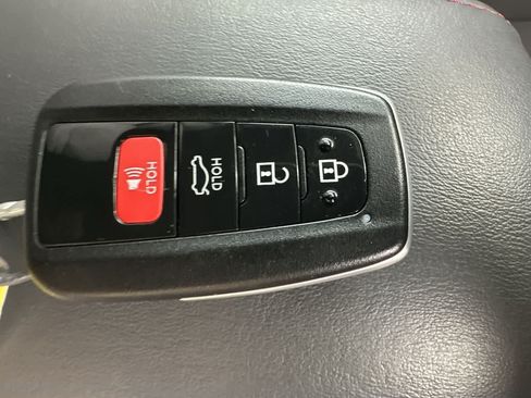 Used 2025 Toyota Corolla SE FWD image 28