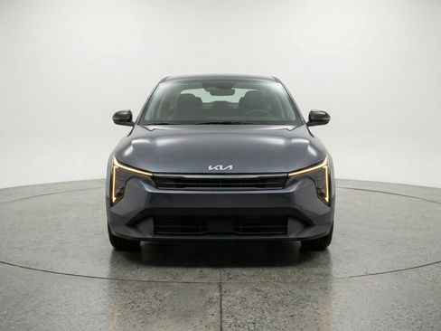 Used 2025 Kia K4 FWD image 2