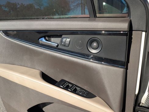 Used 2021 Lincoln Nautilus Reserve w/ Equipment Group 201A image 12