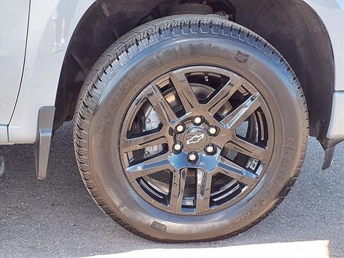 Used 2024 Chevrolet Silverado 1500 RST w/ Dark Appearance Package image 9