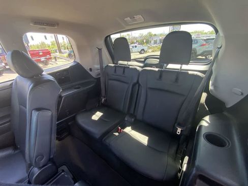 Used 2013 Toyota Highlander Limited AWD/4WD image 24