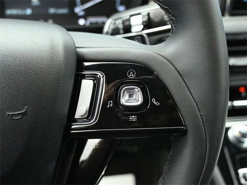 Certified 2022 Lincoln Corsair Standard w/ Equipment Group 101A image 14