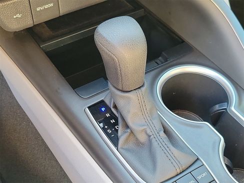 Used 2021 Toyota Camry LE image 27