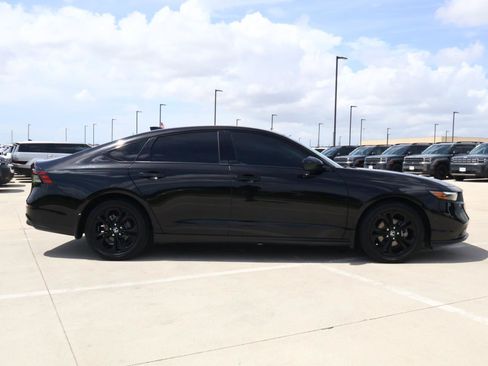Used 2025 Honda Accord SE image 5