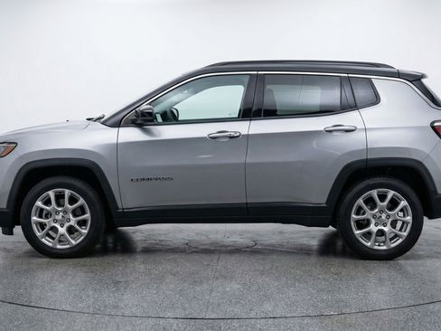 Used 2025 Jeep Compass Limited AWD/4WD image 5