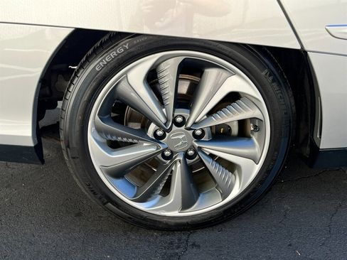 Used 2018 Honda Clarity Touring image 12