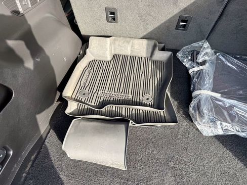 Certified 2024 Ford Edge ST-Line image 16