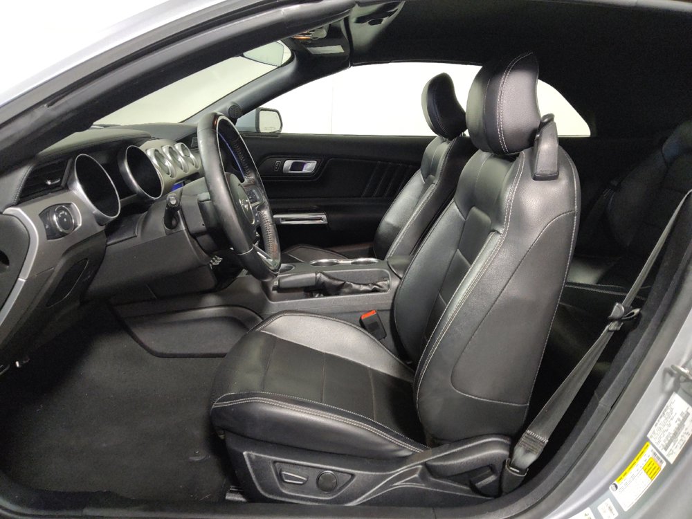 Used 2022 Ford Mustang Premium RWD image 17