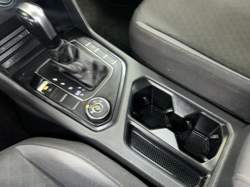 Used 2020 Volkswagen Tiguan S image 12