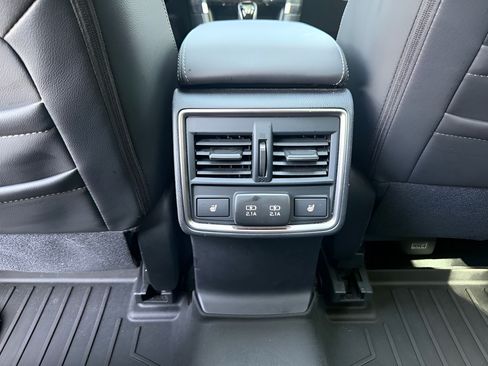 Used 2023 Subaru Forester Touring AWD/4WD image 12