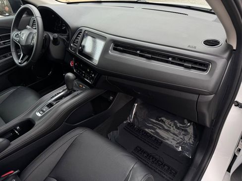 Used 2019 Honda HR-V Touring image 19