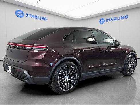 Used 2025 Porsche Macan Electric w/ Premium Package RWD image 9