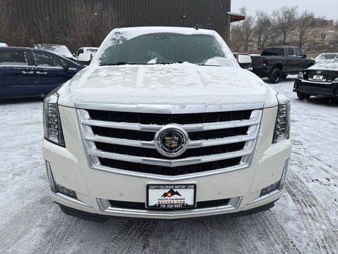 Used 2015 Cadillac Escalade Premium image 2