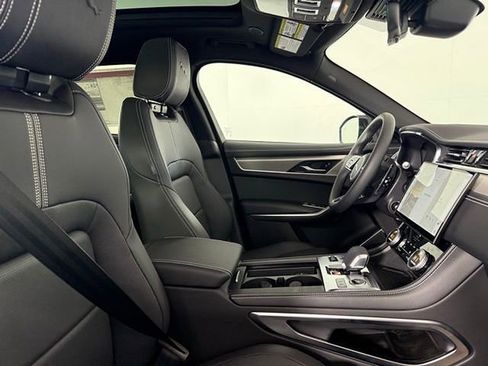 Certified 2025 Jaguar F-PACE R-Dynamic S image 37
