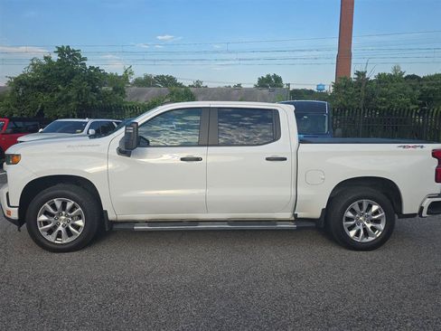 Used 2019 Chevrolet Silverado 1500 Custom w/ Custom Max Trailering Package AWD/4WD image 3