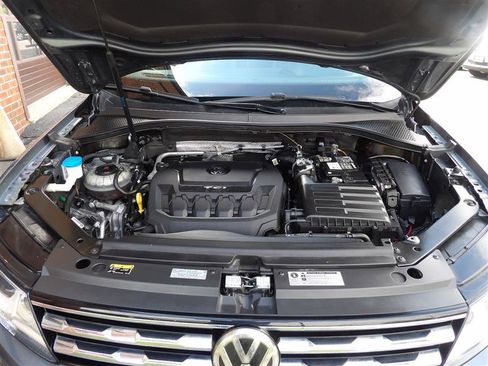 Used 2018 Volkswagen Tiguan SE FWD image 30