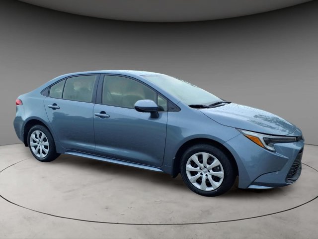Used 2024 Toyota Corolla LE FWD image 5
